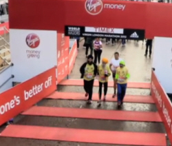 Fauja Singh completes the London Marathon