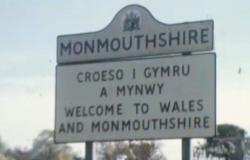 Welsh, Bilingual Road Sign